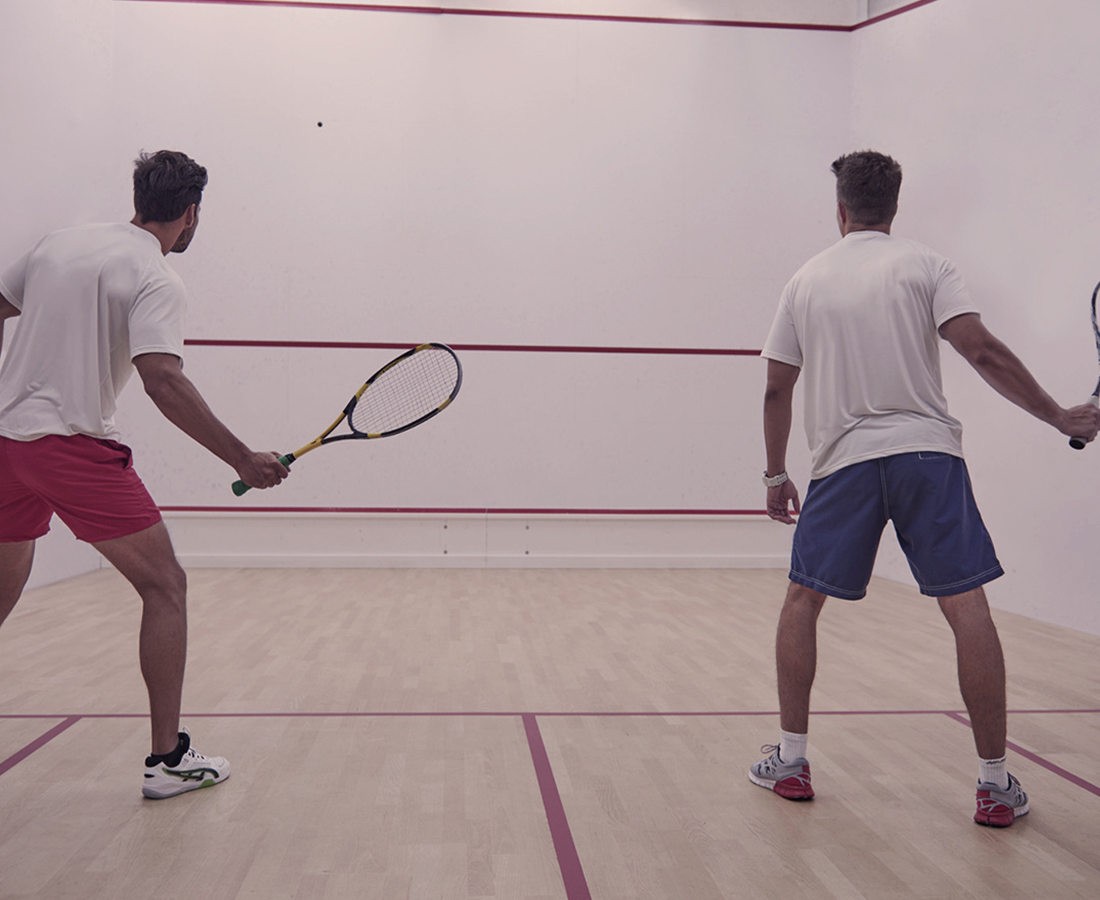 Accident au cours d’une partie de squash : non-application de la responsabilité du fait des choses